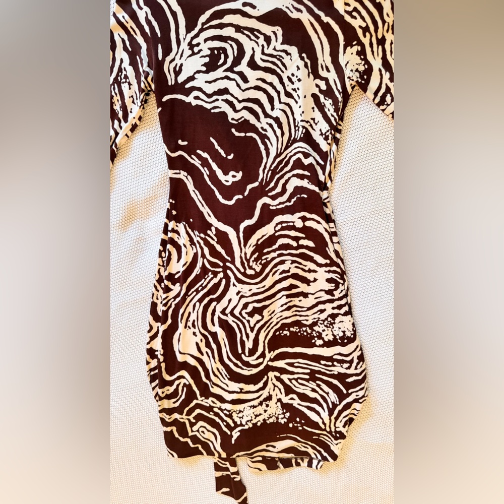 DVF DIANE VON FURSTENBURG 100% Silk Brown & Cream Wrap Midi Dress - Picture 9 of 12